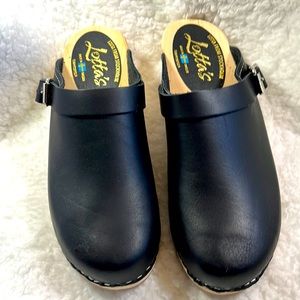 Lotta’s size 9 (40) black leather